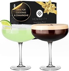 Cómo el Diseño de las Copas Coupé Mejora la Presentación de Cocktails